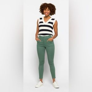 Kut from the Kloth ladies high rise double button ankle trouser